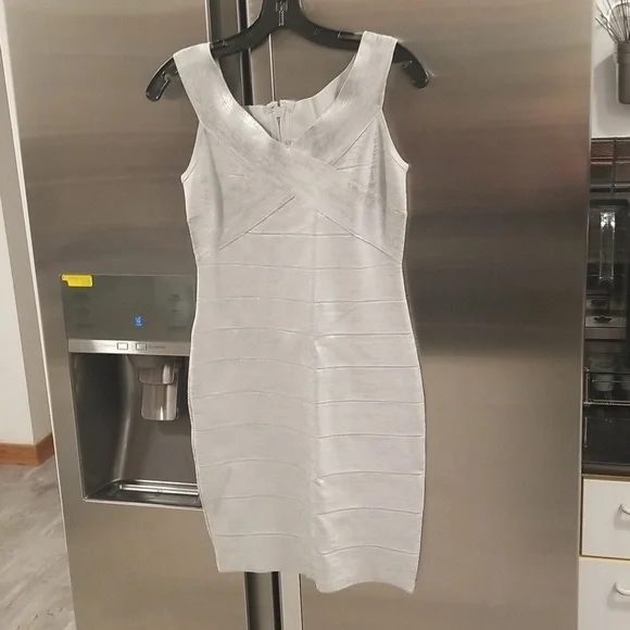 💕HERVE LEGER💕 Criss Cross Foil Bandage Dress ~ Silver Foil Large L NWT - Picture 11 of 16